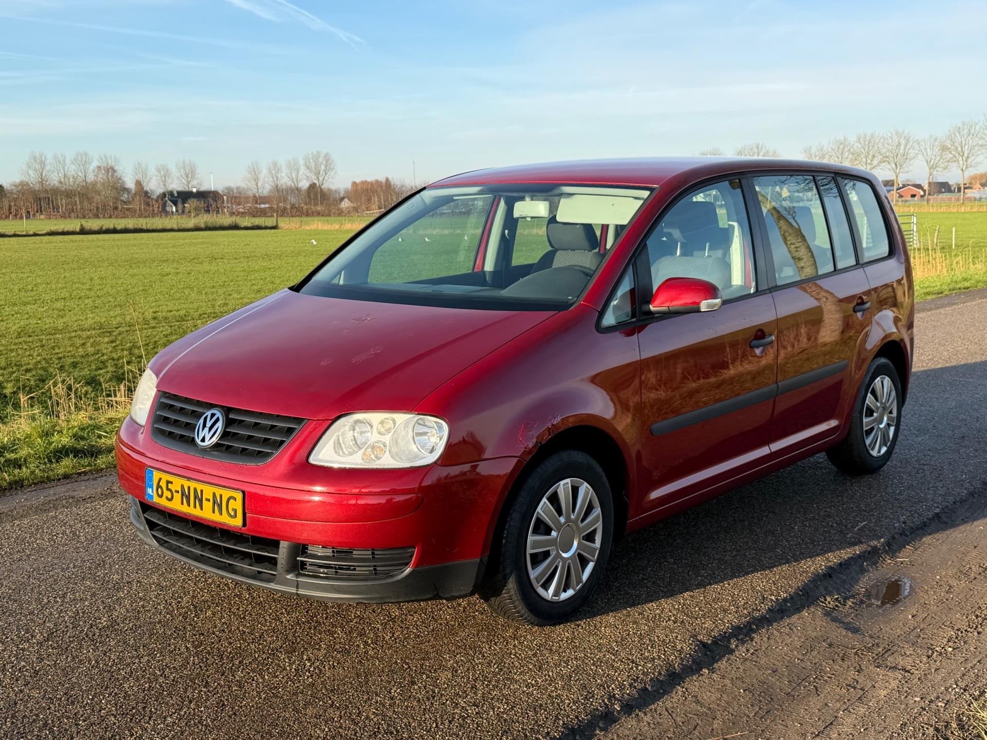 Volkswagen Touran 1.6 Trendline Airco APK 07-2026, Auto's, Stof, Zwart, 4 cilinders, Handgeschakeld