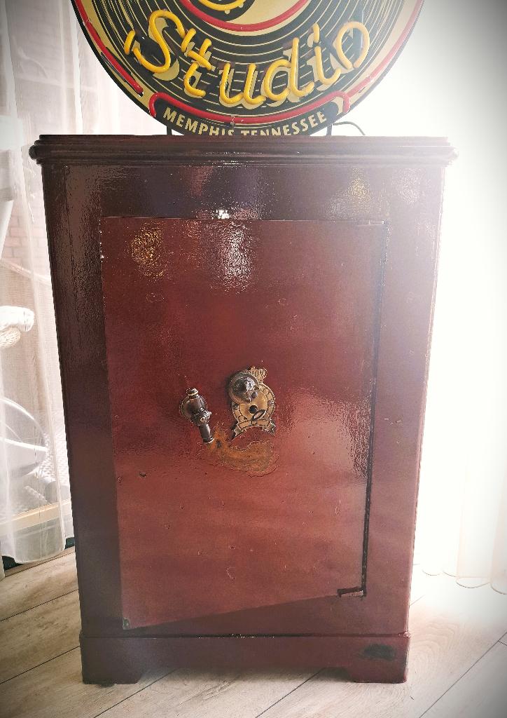kluis anno 1850, Antiek en Kunst, Ophalen