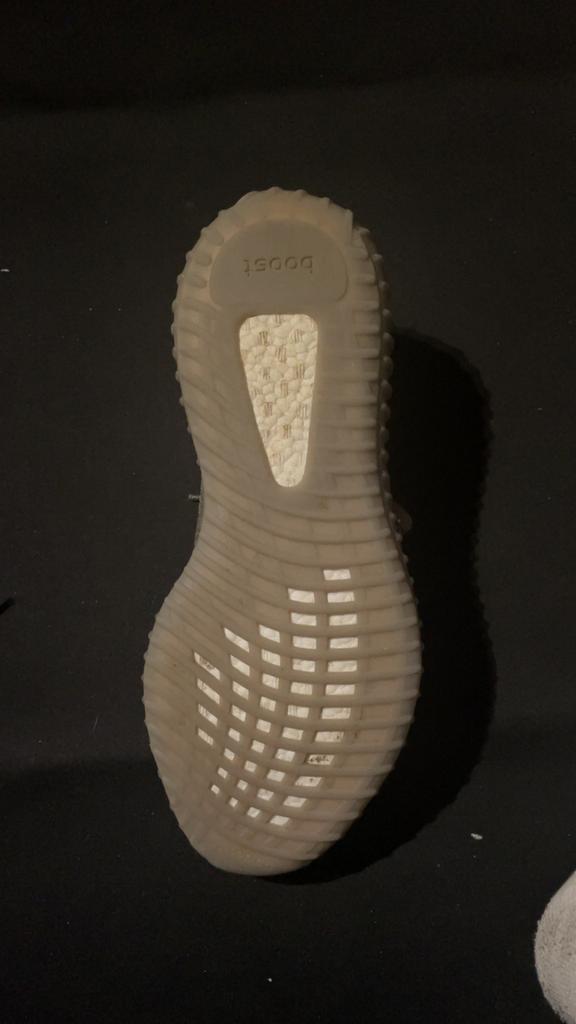 Adidas Yeezy Boost 350 V2 Beluga 2.0, Ophalen of Verzenden, Gedragen, Overige kleuren, Sneakers of Gympen