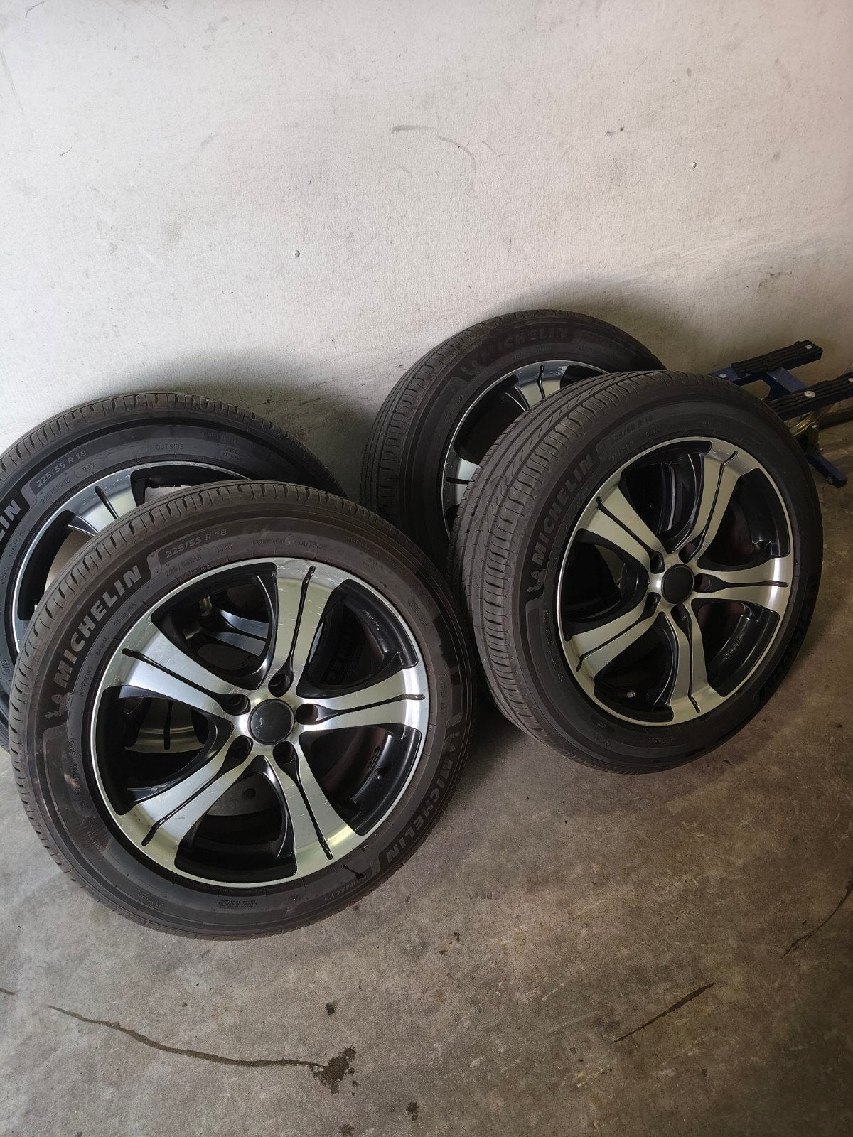 Nette 18" velgen met bijna nieuwe Michelin banden, 18 inch, Gebruikt, Banden en Velgen, Onbekend