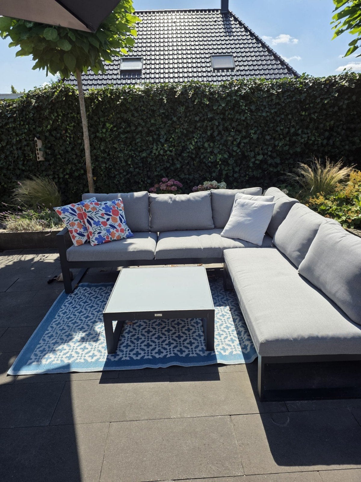 Caldela loungehoek zwart aluminium met grijs kussen en tafel, Ophalen, 5 zitplaatsen, Gebruikt, Aluminium