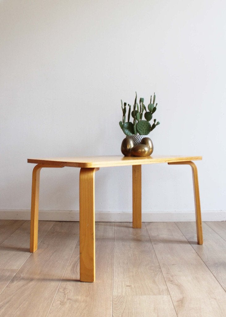 Houten vintage salontafel Artek stijl. Retro tafel, Ophalen, 50 tot 100 cm, O, O