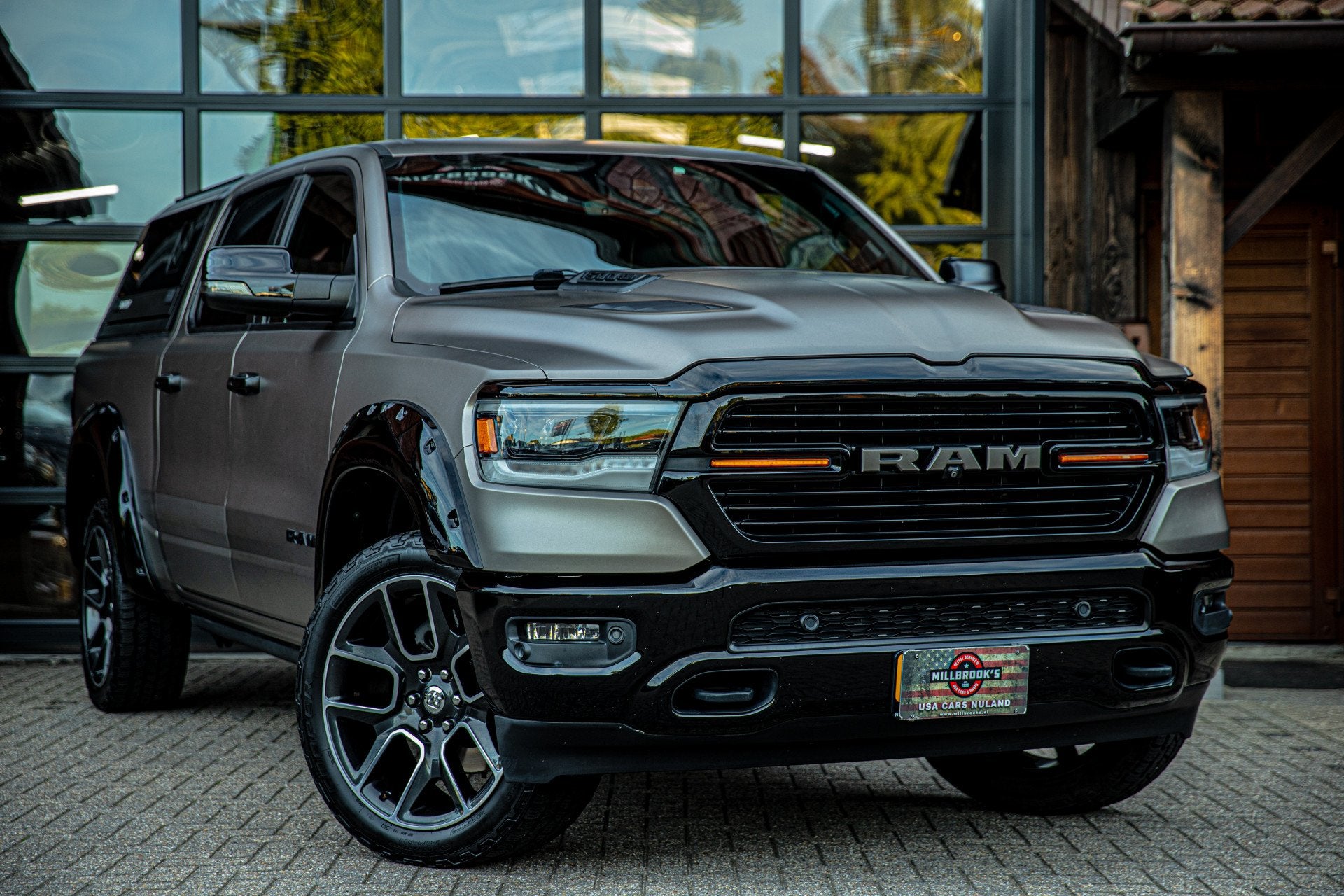 Dodge Ram 1500 5.7 V8 4x4 Crew Cab Laramie (bj 2019), Auto's, Automaat, Gebruikt, 5654 cc, 2461 kg