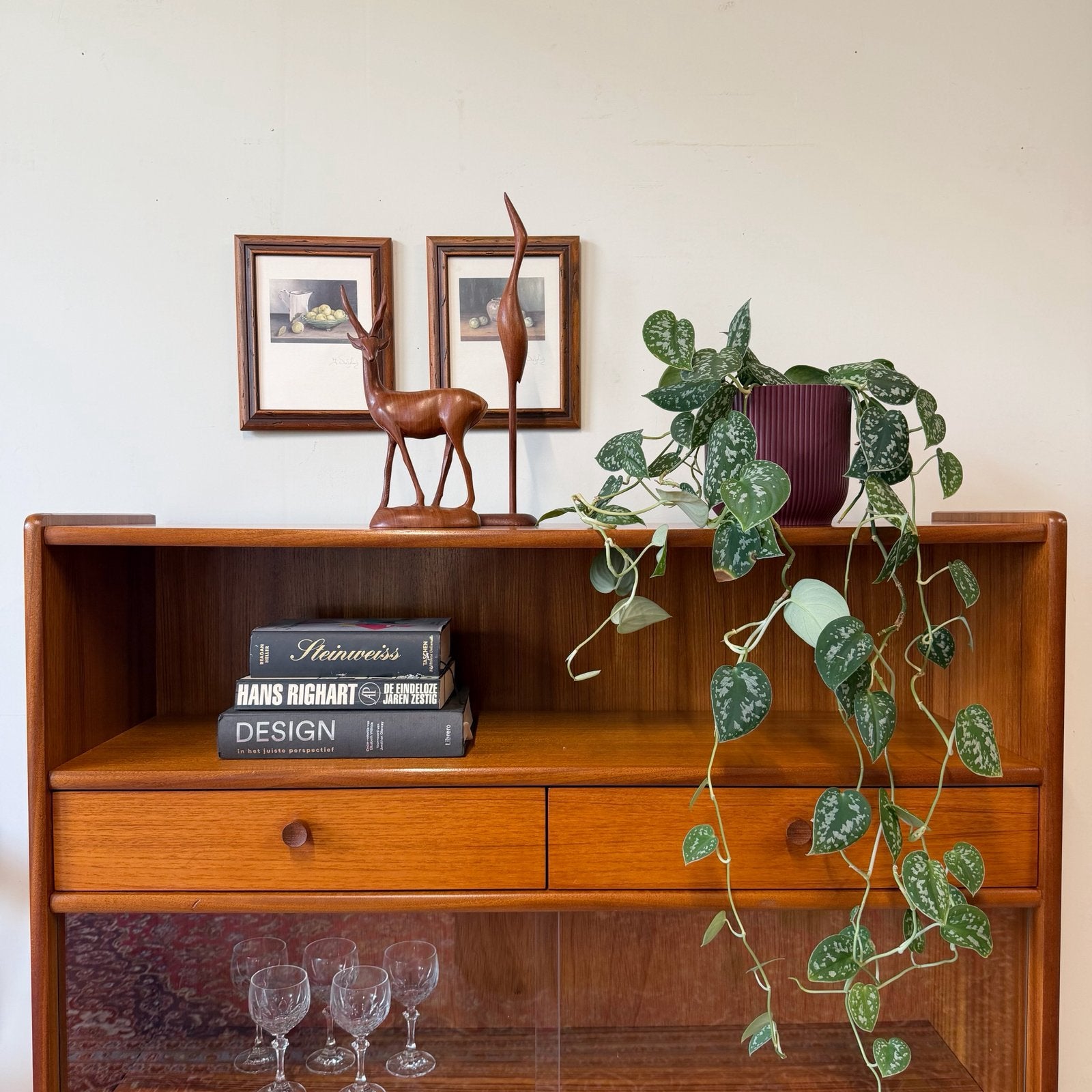 - Vintage boekenkast / vitrine •Nathan furniture• -, Huis en Inrichting, Gebruikt, 100 tot 150 cm, ., 100 tot 150 cm