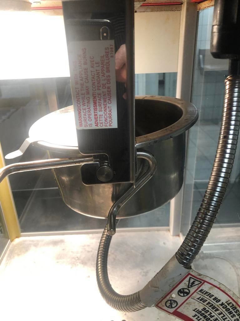 Gold Medal Popcornmachine met mais en suiker, Ophalen, Gebruikt