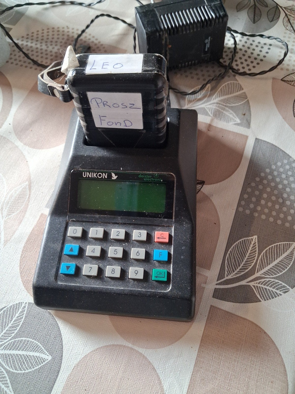 te koop 2 unikon klokken, Dieren en Toebehoren, Mannelijk, Postduif