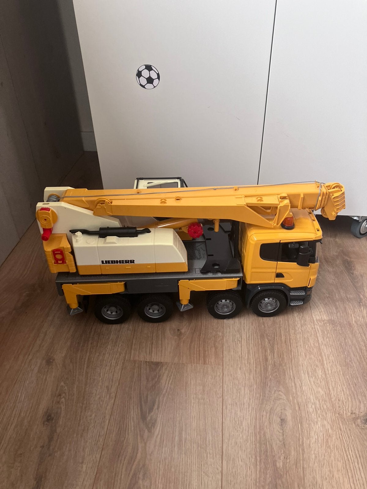 Scania vrachtwagen met Liebherr kraan - Bruder 3571, Ophalen, Gebruikt