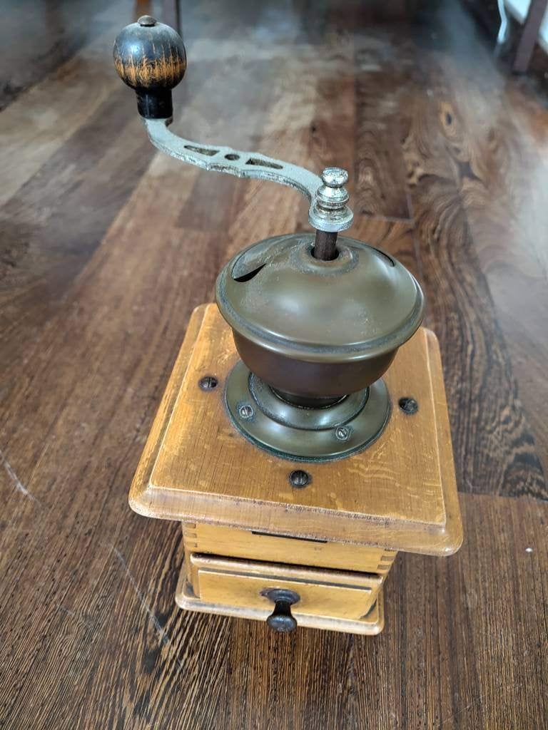 Antieke Pe De Koffiemolen, Ophalen