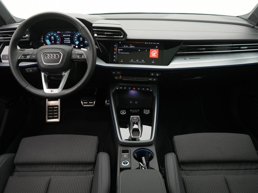 Audi A3 Sportback 35 TFSI S-line Edition | Panoramadak | Mat, Auto's, Audi, Zwart, 4 cilinders, Leder en Stof, Zwart