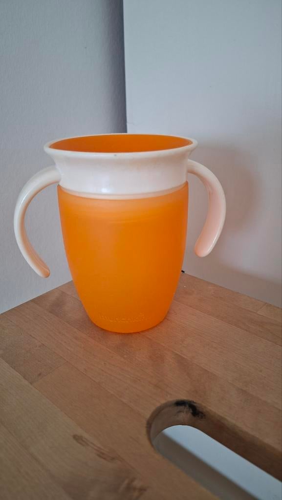 Munchkin 360 beker oranje, Kinderen en Baby's, Babyvoeding en Toebehoren, Ophalen of Verzenden, Zo goed als nieuw, Overige typen