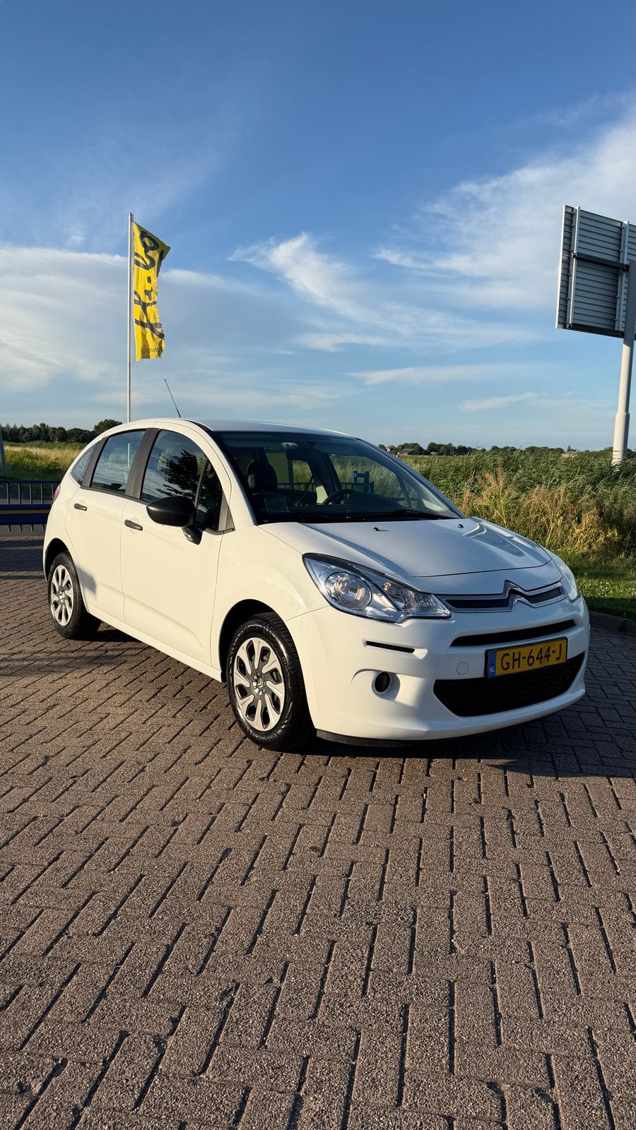 Zeer Nette Citroën C3 1.0 I 50KW 2015 Wit Nap APK, Auto's, Citroën, Voorwielaandrijving, 948 kg, 775 kg, Origineel Nederlands