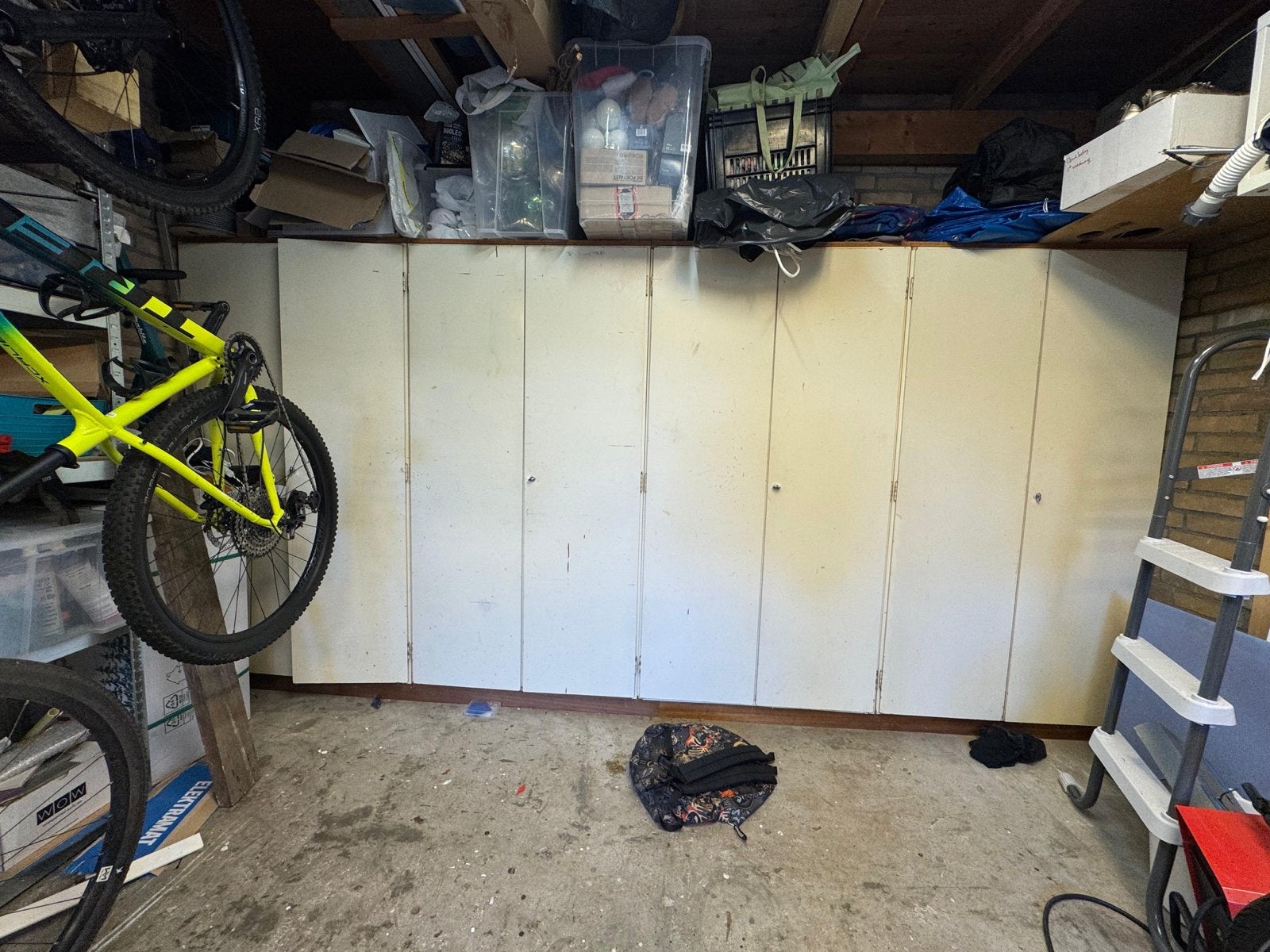 Gratis afhalen 4 Kasten met planken en deuren 360x180cm, Ophalen, Gebruikt