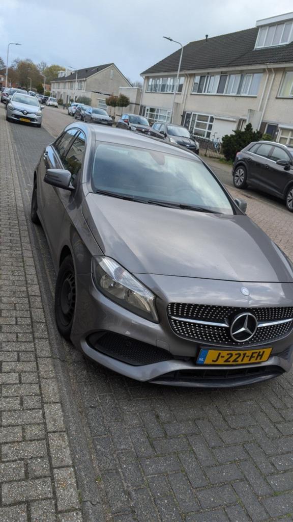 Mercedes-Benz A-Klasse 1.5 CDI A180 5DRS 2016 Grijs, Auto's, Voorwielaandrijving, 4 cilinders, 140 €/maand, 29 km/l