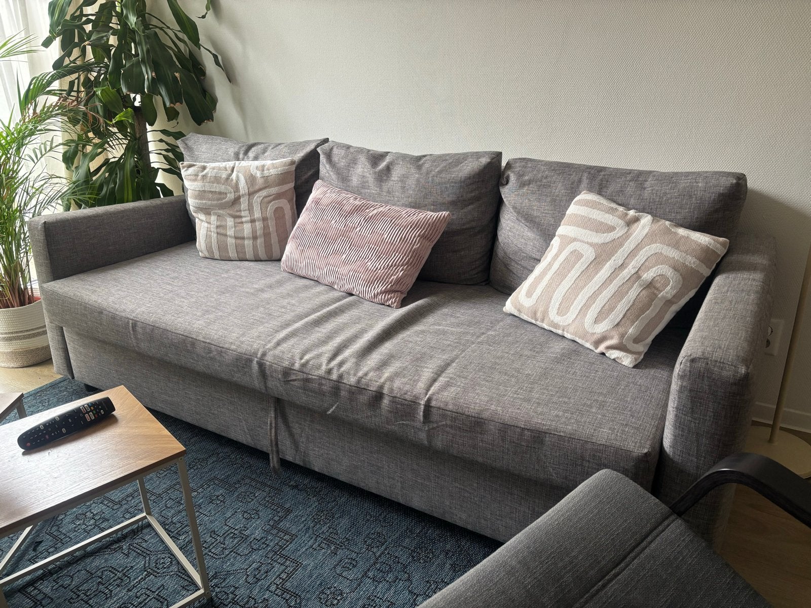 Comfortable Grey Sleeper couch (3-seater), Ophalen, Driepersoons, 75 tot 100 cm, Zo goed als nieuw