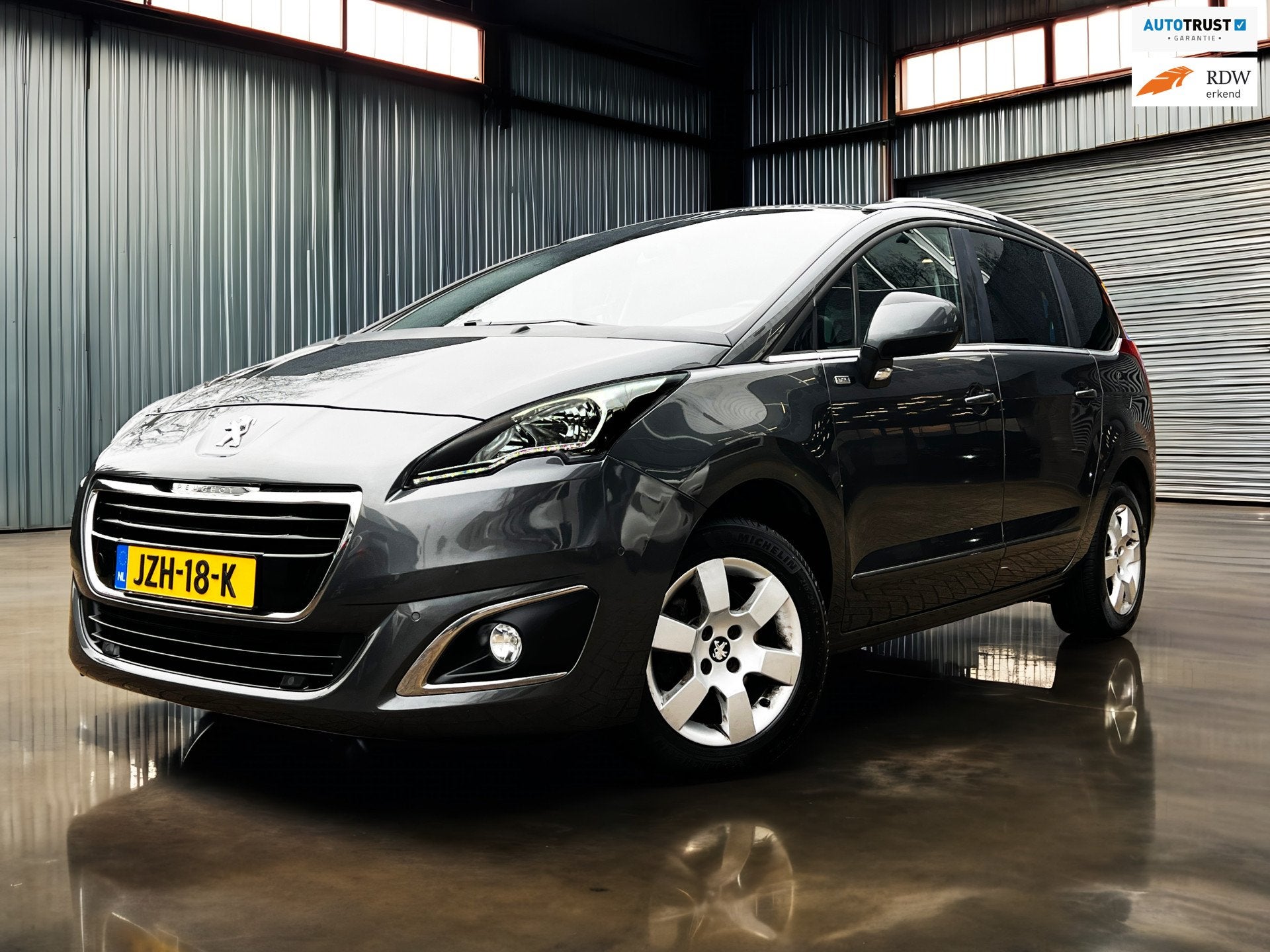 Peugeot 5008 1.2 PureTech Blue Lease 7p. Carplay_Trekhaak, Auto's, Voorwielaandrijving, 745 kg, Gebruikt, Euro 6