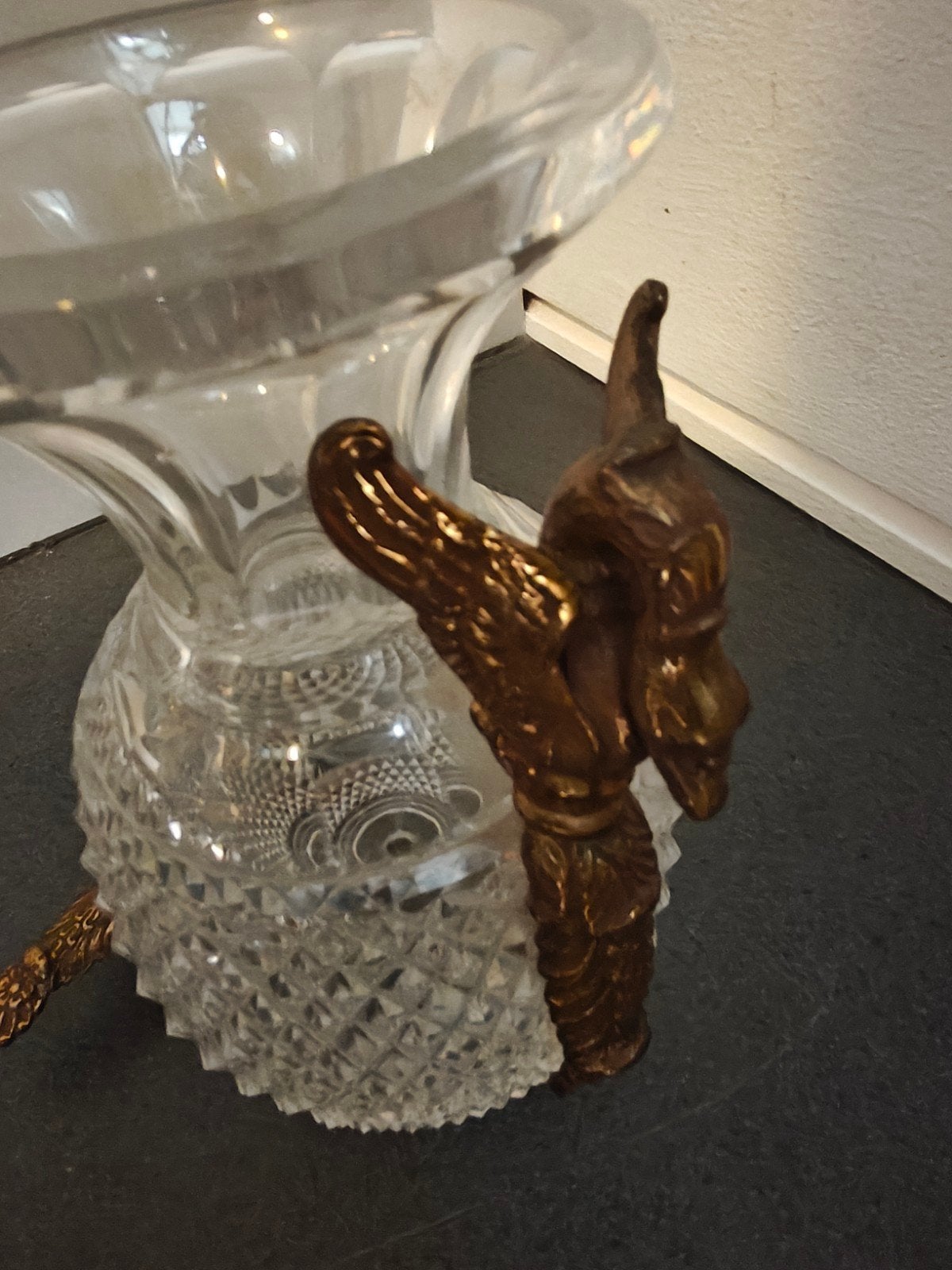 Antieke kristallen vaas met 2 bronzen ornamenten opknapper., Antiek en Kunst, Ophalen of Verzenden