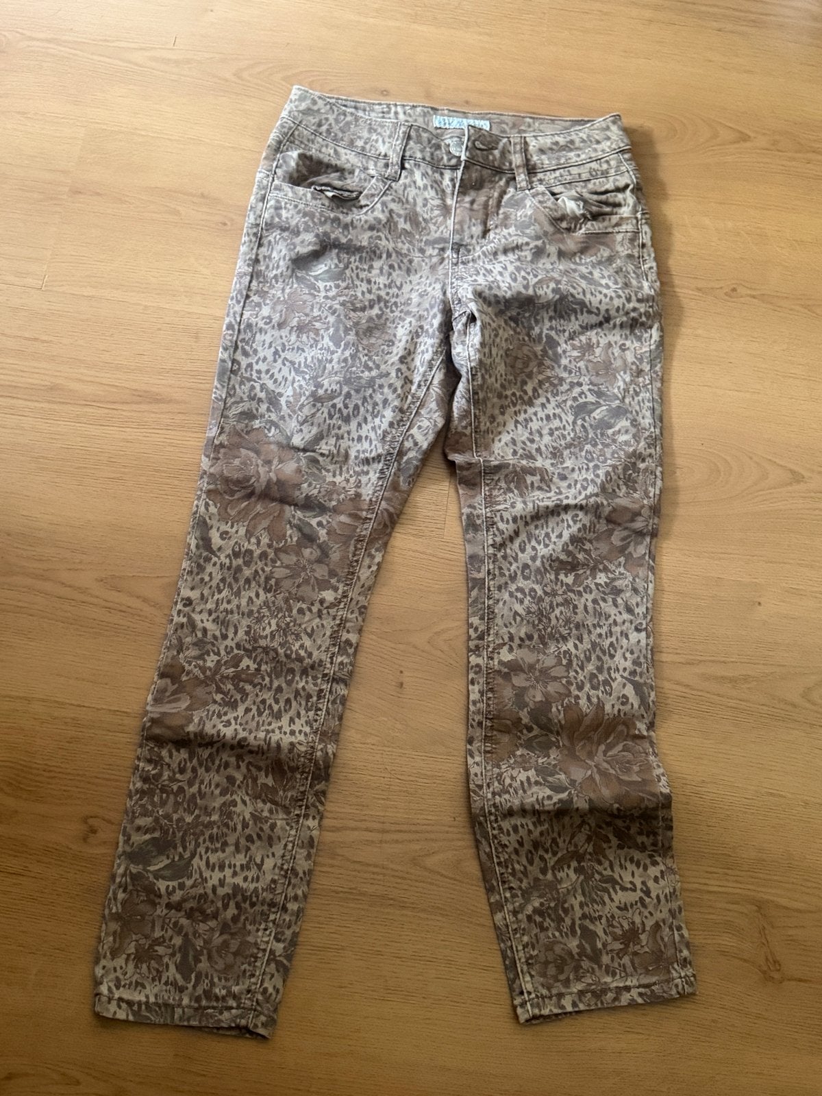 broek met dierenprint en bloemen, Kleding | Dames, Broeken en Pantalons, Maat 38/40 (M), Bruin, Verzenden, Lang