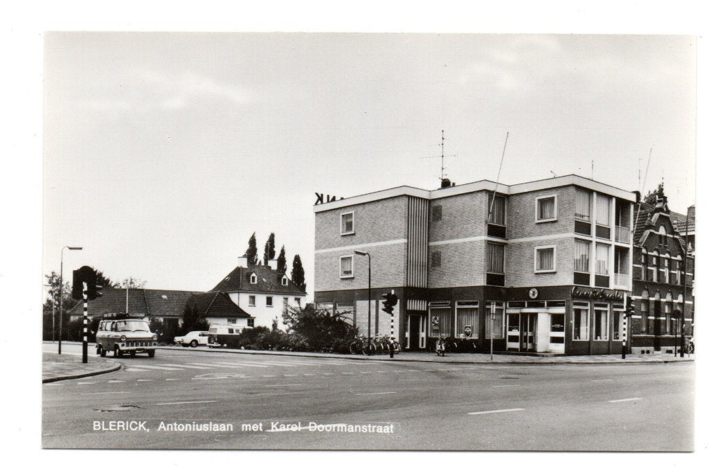 Blerick : Antoniuslaan met Kasteel Doormanstraat., Verzenden, 1960 tot 1980, Ongelopen, Limburg