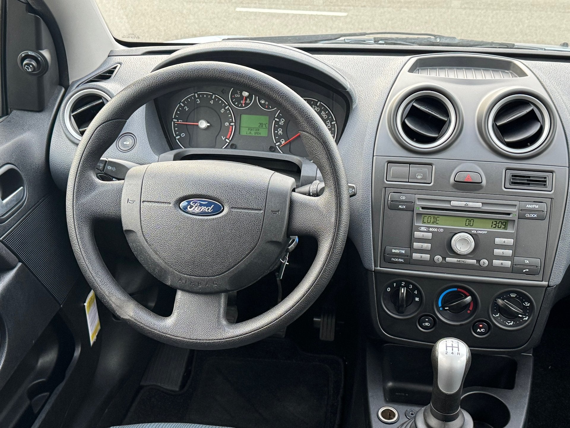 Ford Fiesta 1.3-8V Futura Nap Nieuw apk, 1299 cc, 4 cilinders, Blauw, Origineel Nederlands