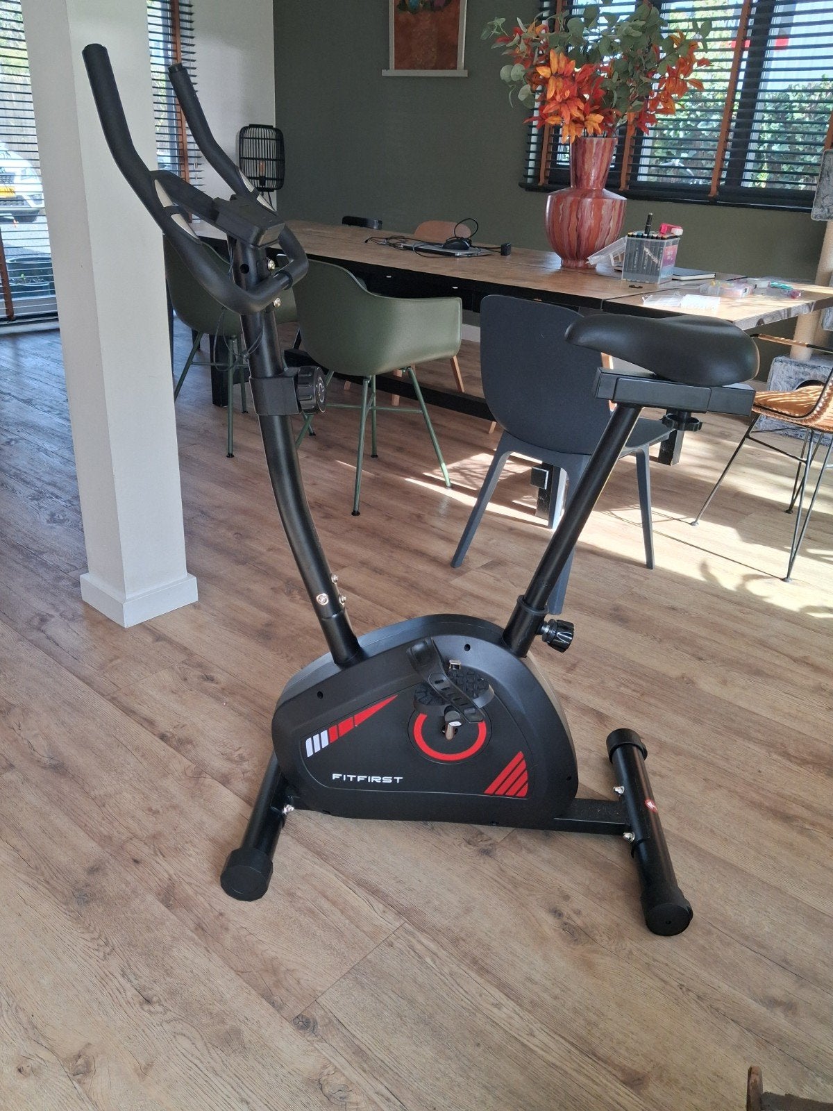 Zo goed als nieuwe hometrainer - Ideaal voor revalidatie, Sport en Fitness, Ophalen, Zo goed als nieuw, Metaal, Benen