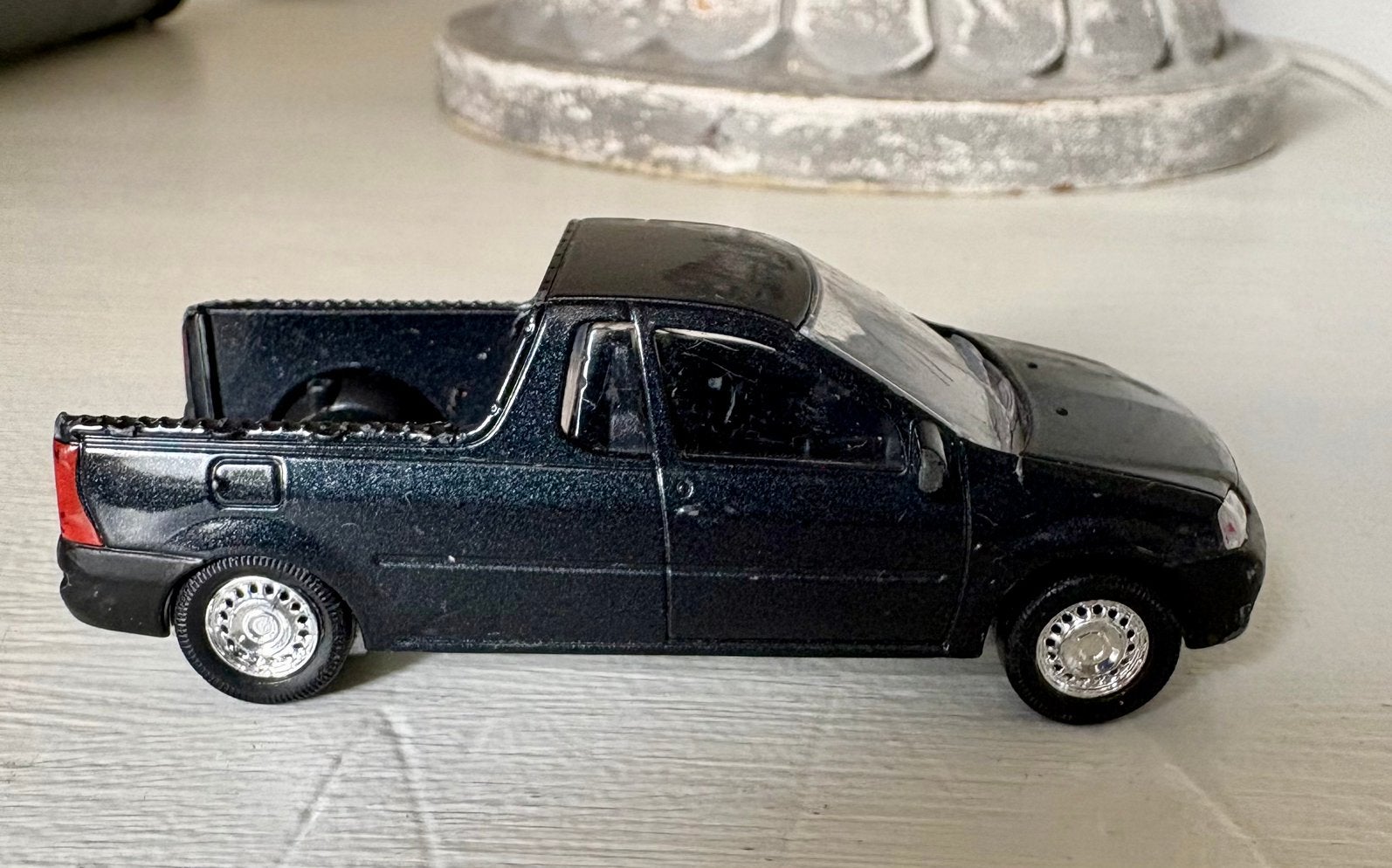 Renault Toys 3 inch Eligor Dacia Logan Pickup, Ophalen of Verzenden, Gebruikt, Auto