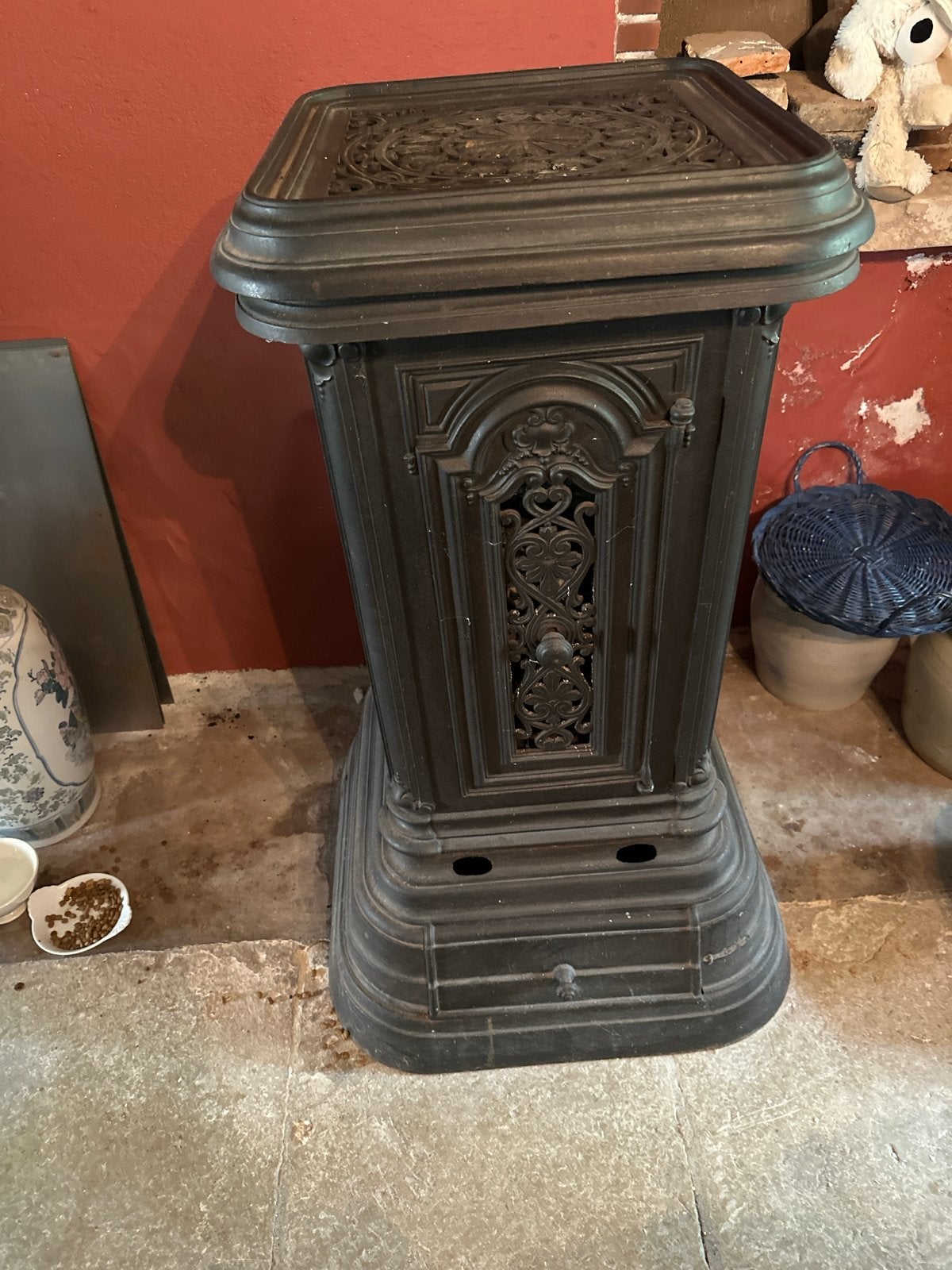 Antieke gietijzeren schoolkachel - 106 cm hoog, 65 cm breed, Huis en Inrichting, Ophalen of Verzenden, Gebruikt, Overige brandstoffen