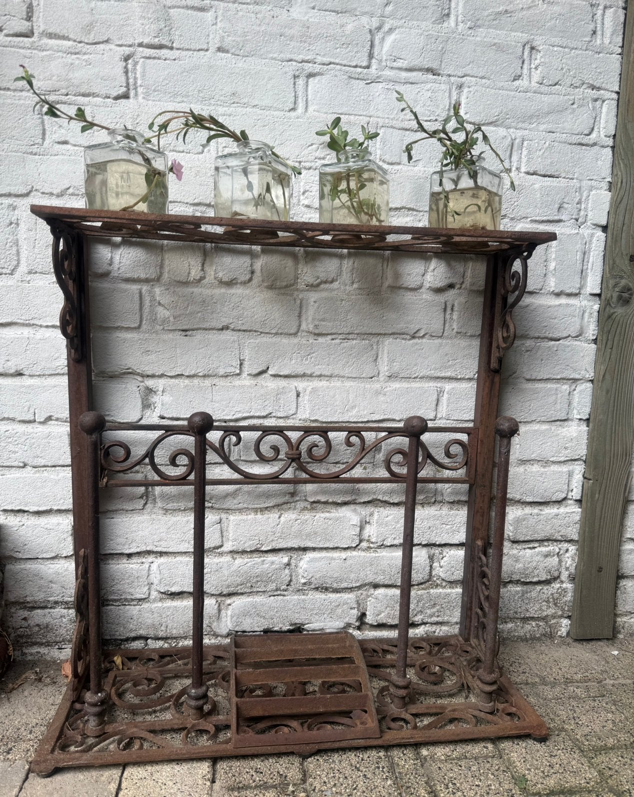 Zeer mooi Brocante gietijzeren laarzen rek / klompen rek, Ophalen