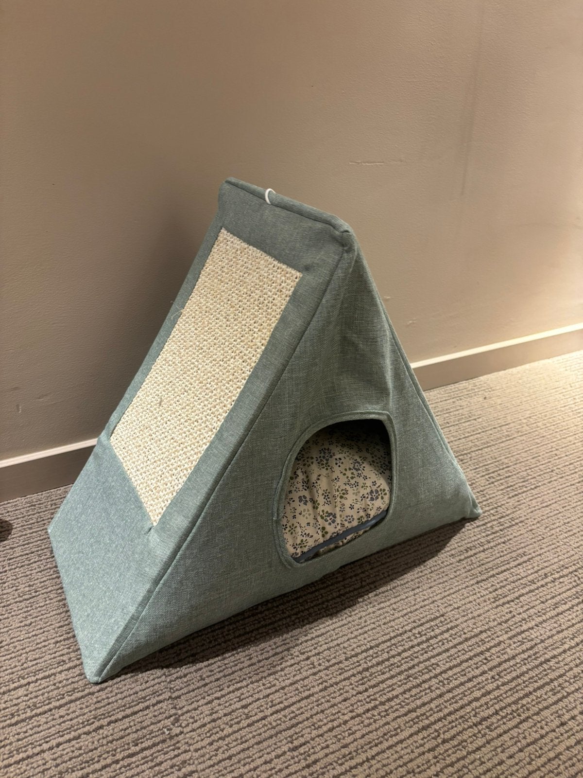Gratis kattenhuisje, Dieren en Toebehoren, Ophalen, Zo goed als nieuw