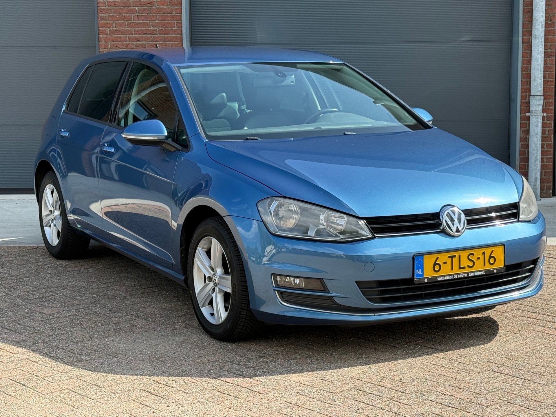 Volkswagen Golf 1.2 TSI Highline nederlandse auto, Auto's, Euro 5, Gebruikt, 4 cilinders, Blauw
