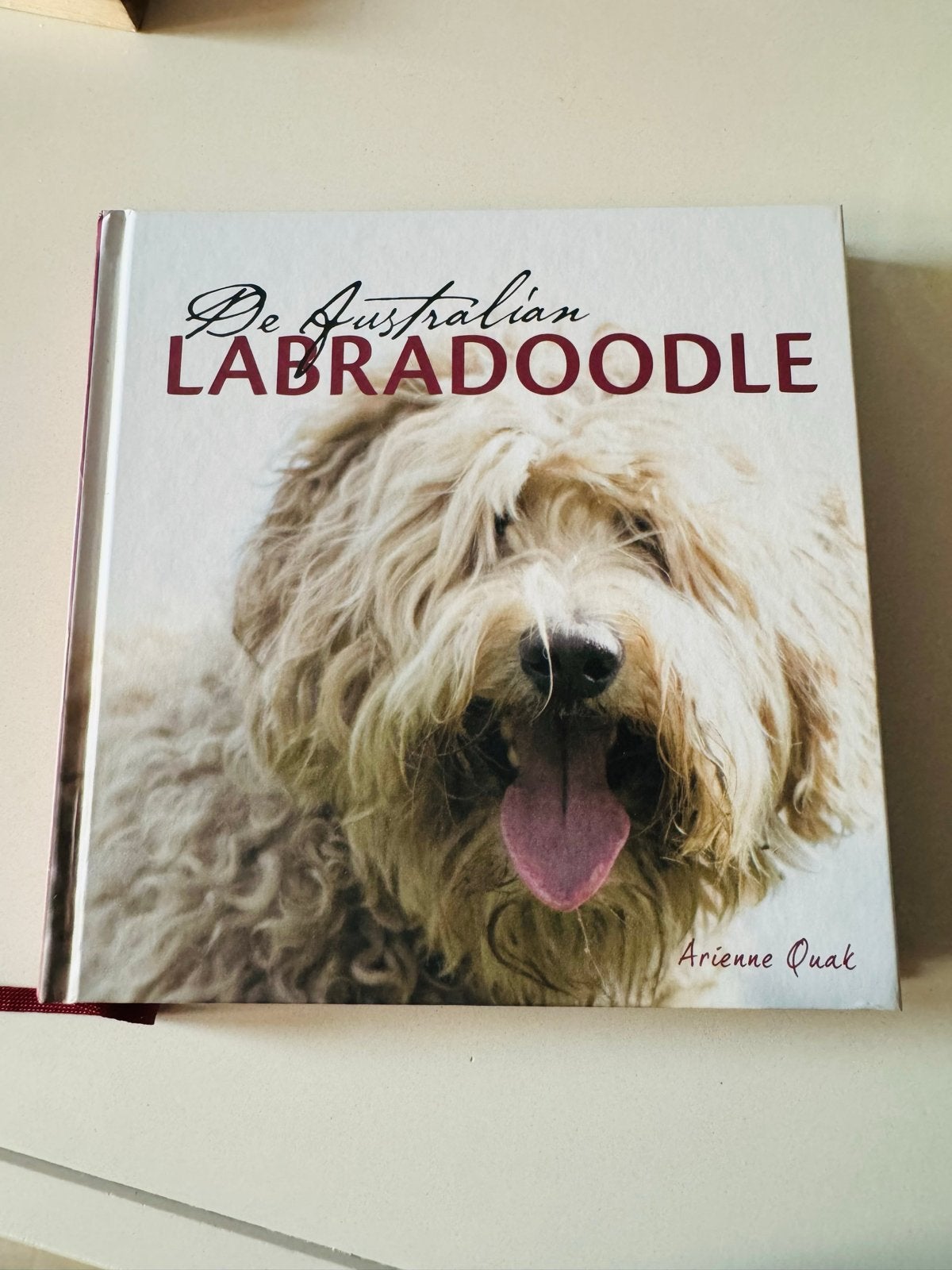 De Australian Labradoodle - Arienne Qual, Ophalen of Verzenden, Zo goed als nieuw, Honden