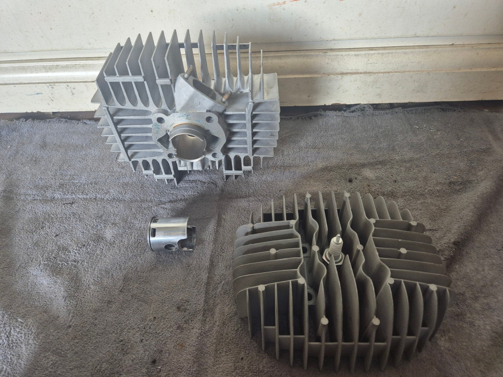 Zeer snelle Mahle 50 cc 15.43.71/64 cilinder set