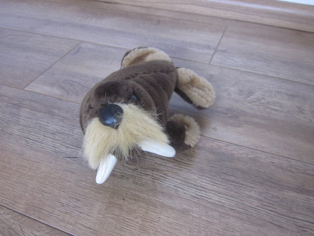 PIA International Soft Toys licht-donkerbruin pluche walrus, Kinderen en Baby's, Overige merken, Overige karakters, Overige typen