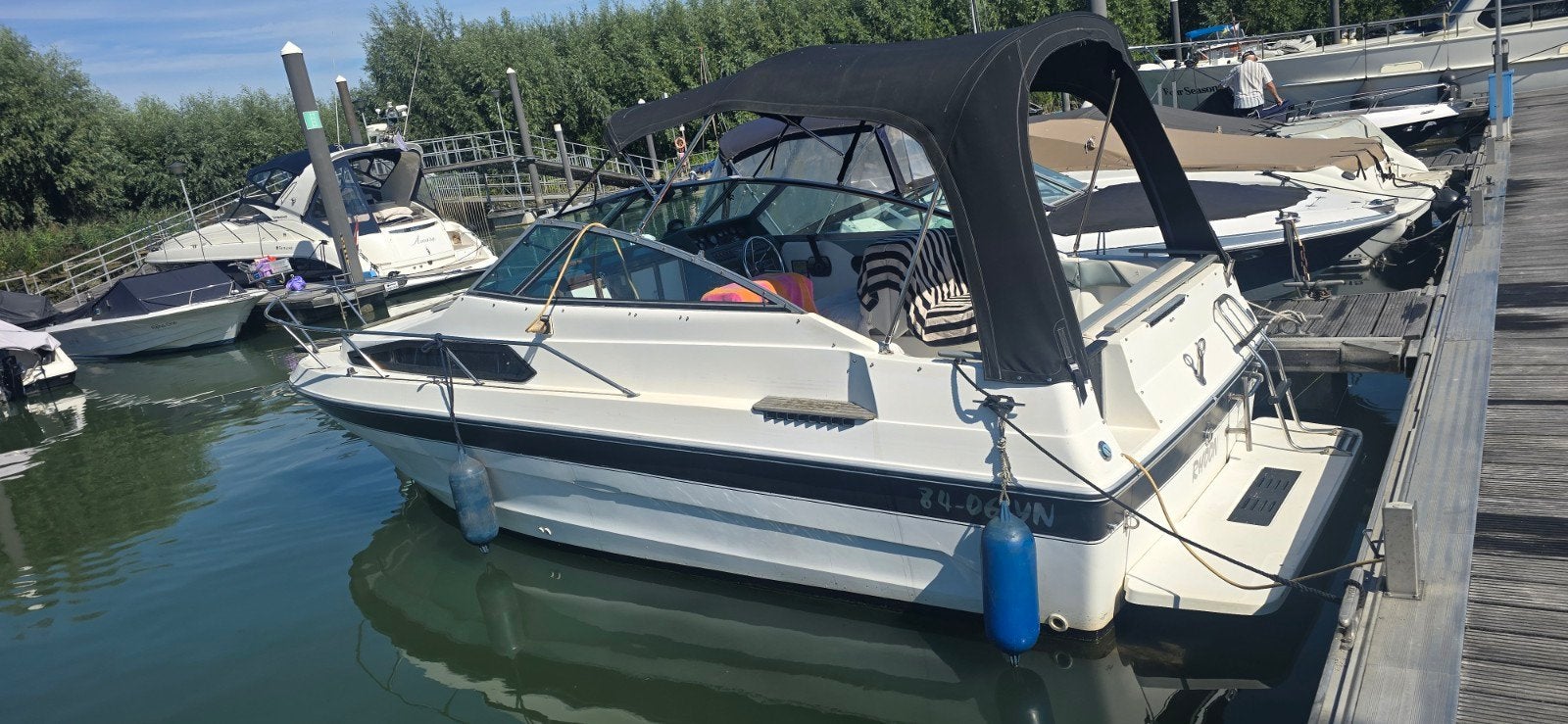 Mooie motorboot met kajuit en nieuwekap 2024, Gebruikt, Buitenboordmotor, Polyester, Walstroom