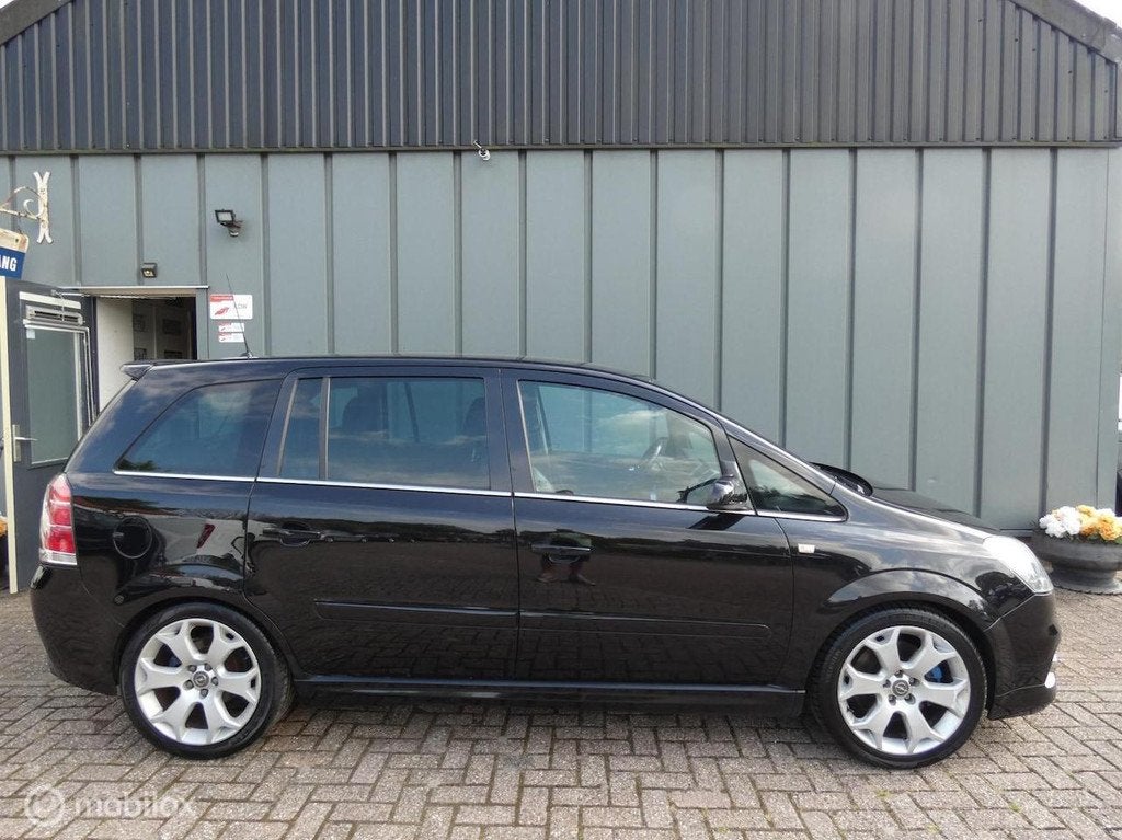 Opel Zafira 2.0 T OPC NAP//CRUISE//AIRCO//OPC//CV+AB//TREKHA, Voorwielaandrijving, 1998 cc, 4 cilinders, Zwart