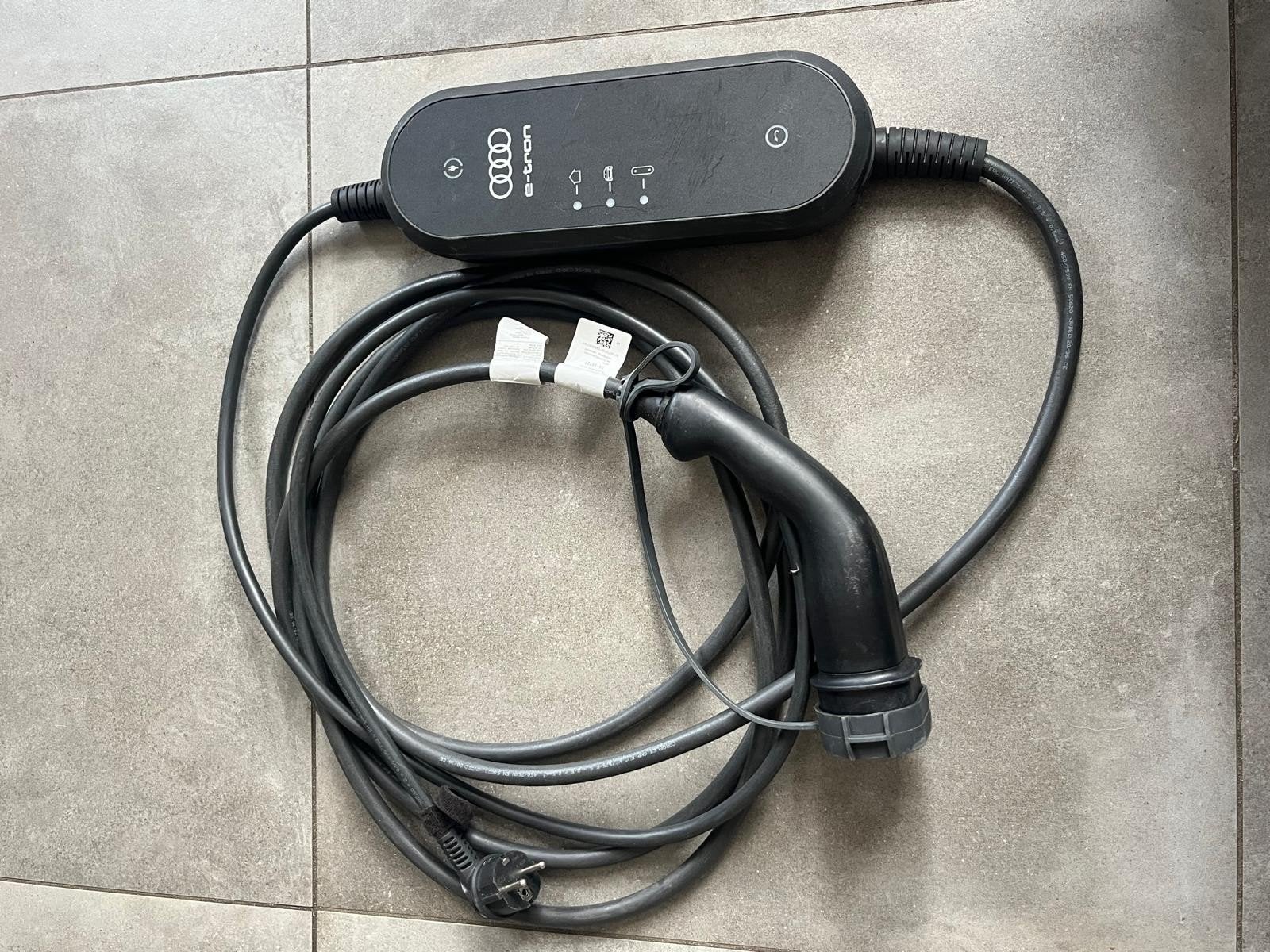 Audi universele oplader thuis lader, Auto diversen, Laadpalen, Ophalen, Laadkabel