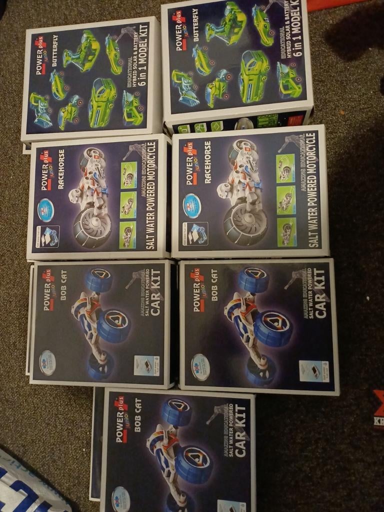 restpartij speelgoed: Bouwpakketten en robots