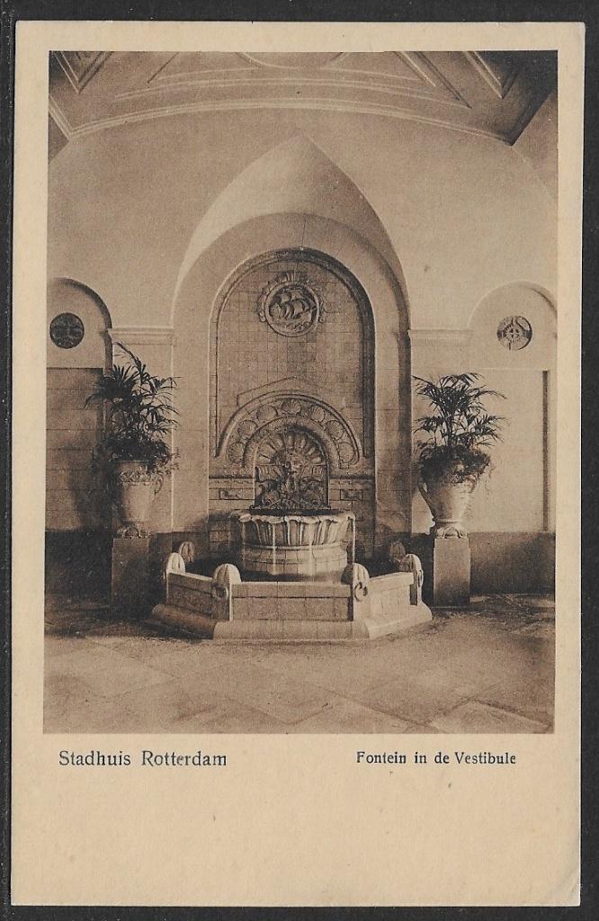 476 Rotterdam Stadhuis, Fontein in Vestibule, Ophalen of Verzenden, Voor 1920, Ongelopen, Zuid-Holland