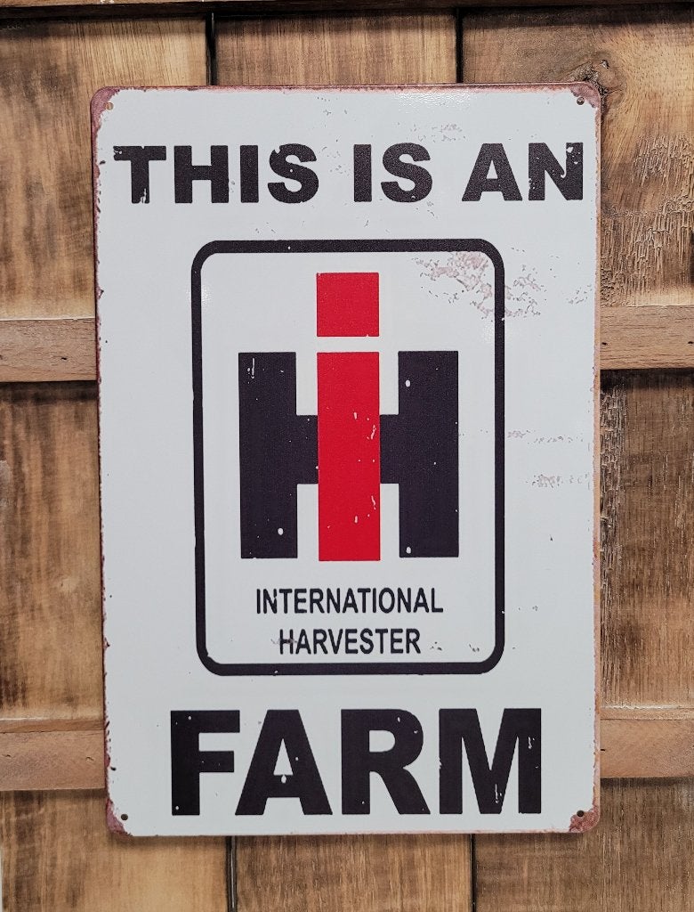 This is an International Harvester reclamebord van metaal, Verzamelen, Reclamebord, Info@deconoord.nl, Deco Noord, Nieuw