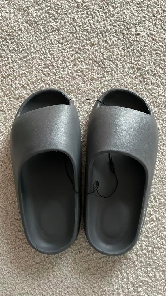 Dames/ heren slippers mt 40, Slippers, Nieuw, Ophalen of Verzenden, Grijs