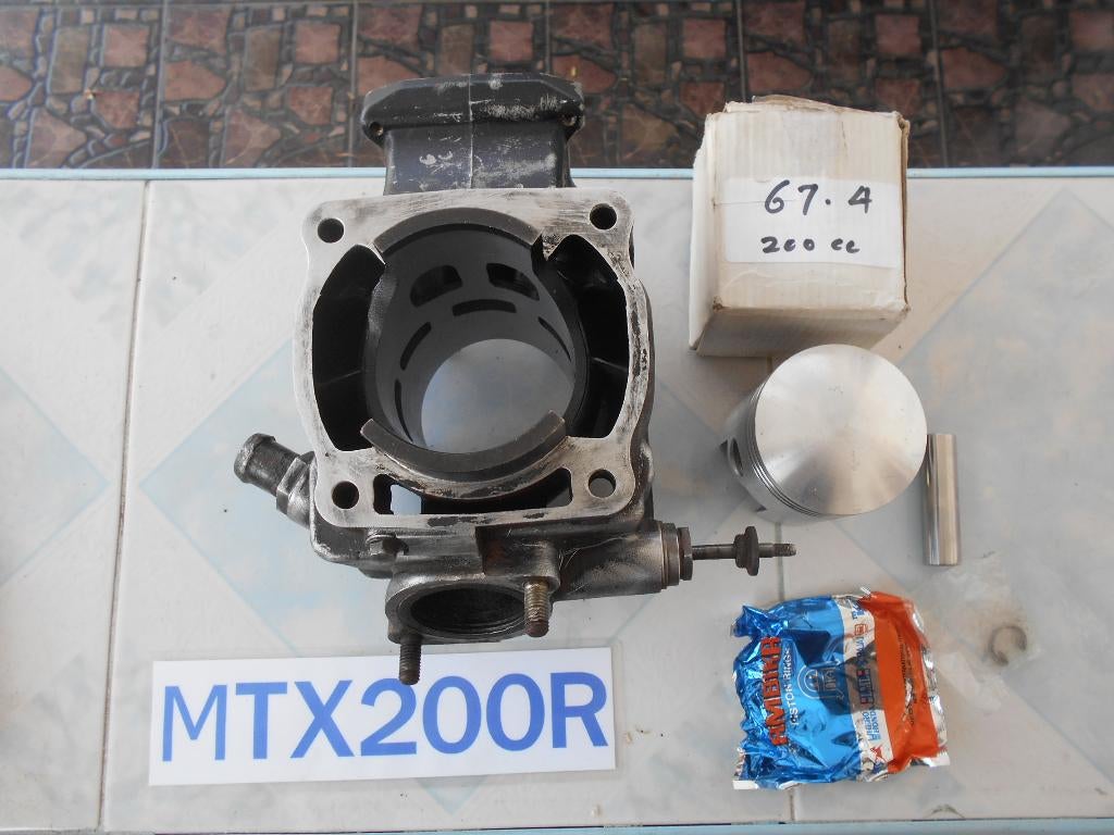 Gebruikten Cilinder voor de Honda MTX200R/MD07  € 150,00, Motoren, Verzenden