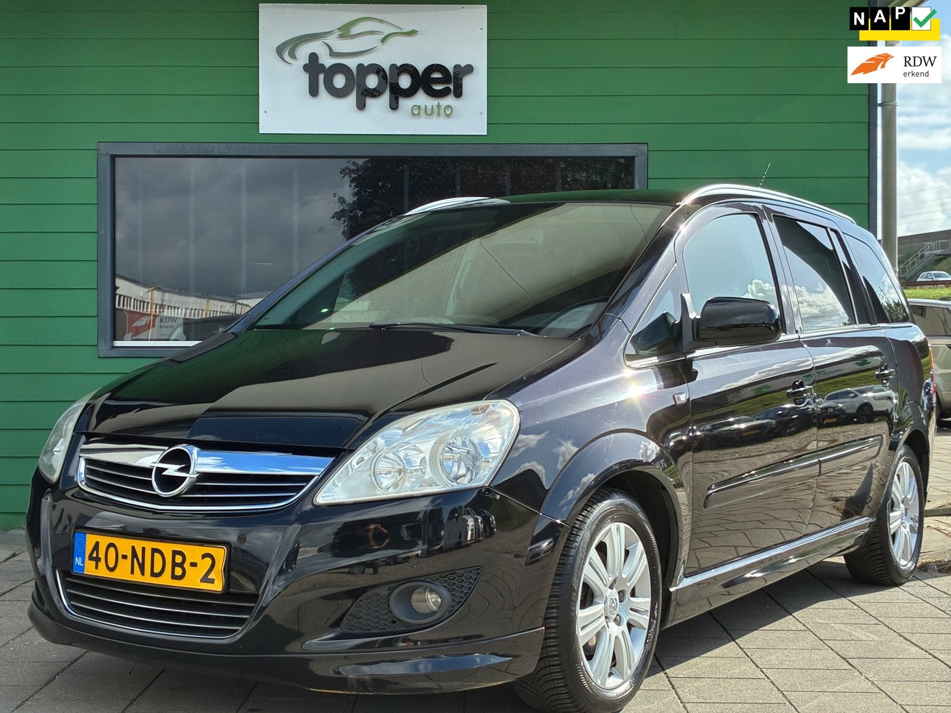 Opel Zafira 1.8 Cosmo|1e Eigenaar|Navigatie|CruiseControl|Cl, Auto's, Voorwielaandrijving, Gebruikt, 4 cilinders, Zwart