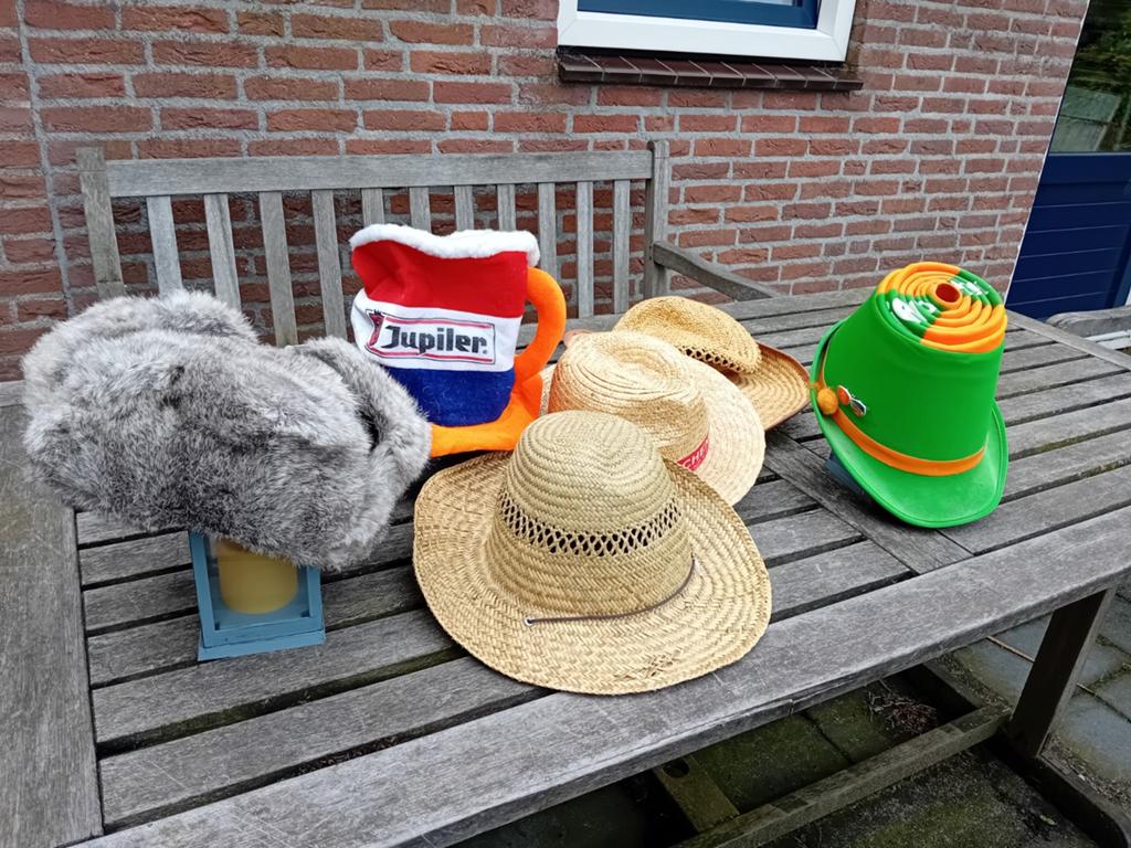 Allerlei feest hoedjes ,samen voor 15 euro, Ophalen of Verzenden, Versiering