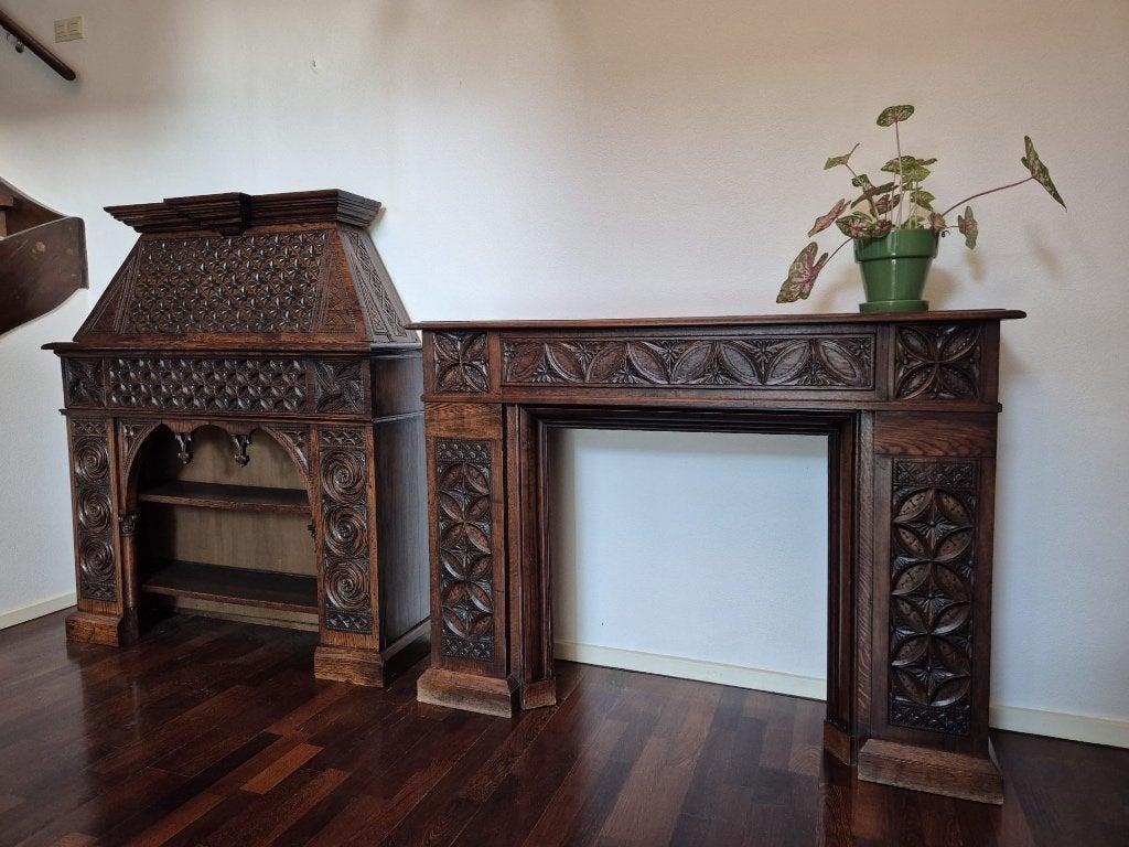 Antieke eikenhouten schouwen/haardombouw Neogotisch snijwerk, Ophalen