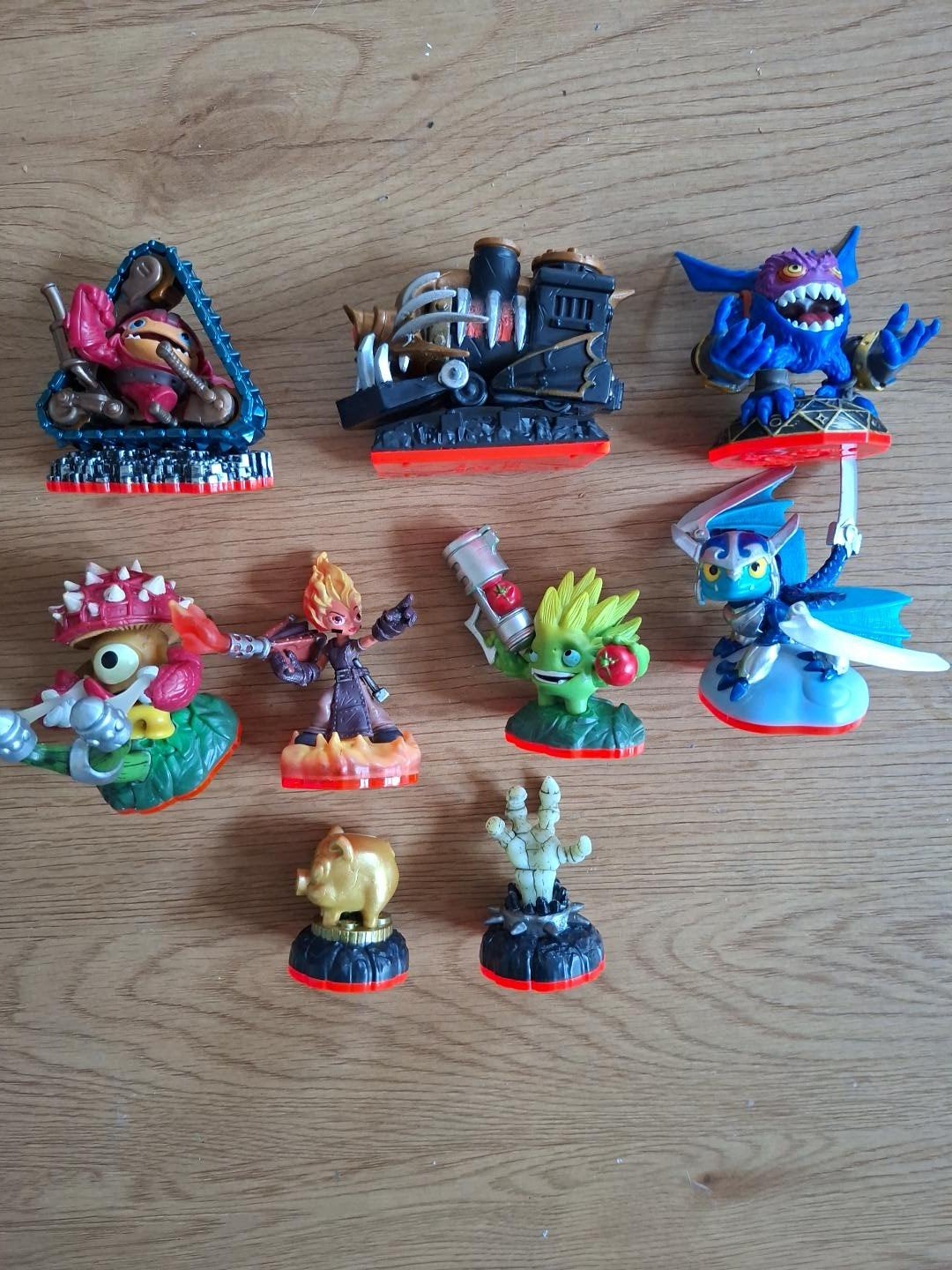 Skylanders rood set 9 stuks, Verzamelen, Ophalen of Verzenden, Zo goed als nieuw