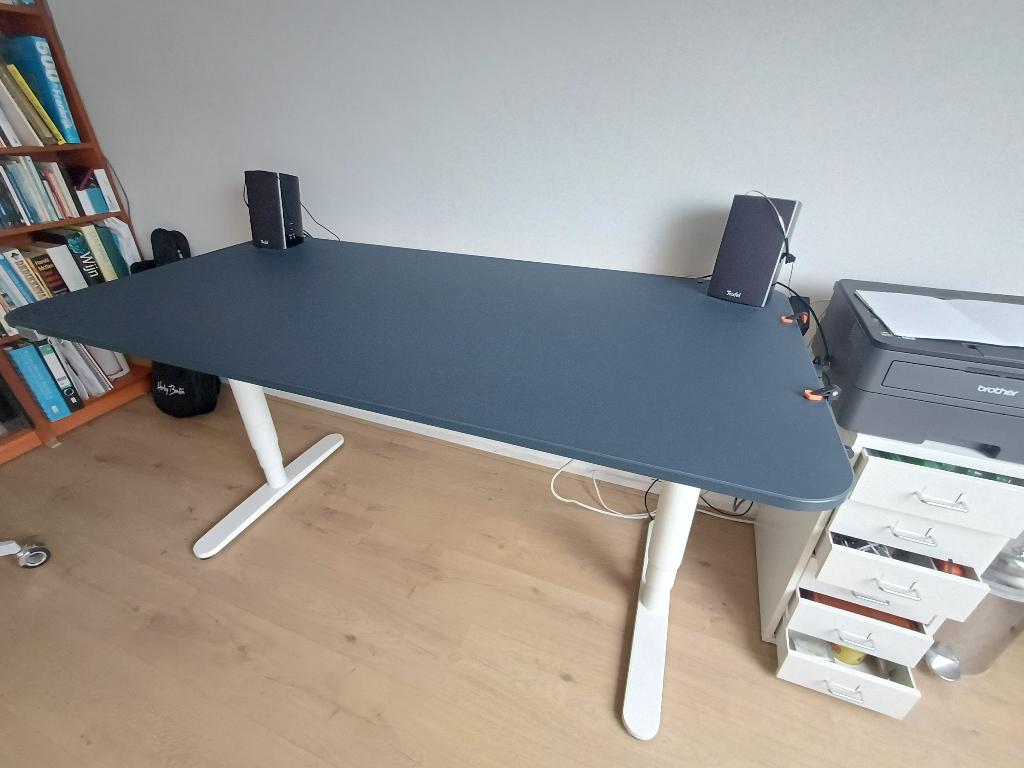 Elektrisch zit sta bureau Bekant 160 x 80 cm, Huis en Inrichting, Bureaus, Ophalen, Zit-sta bureau, 160 cm, Metaal