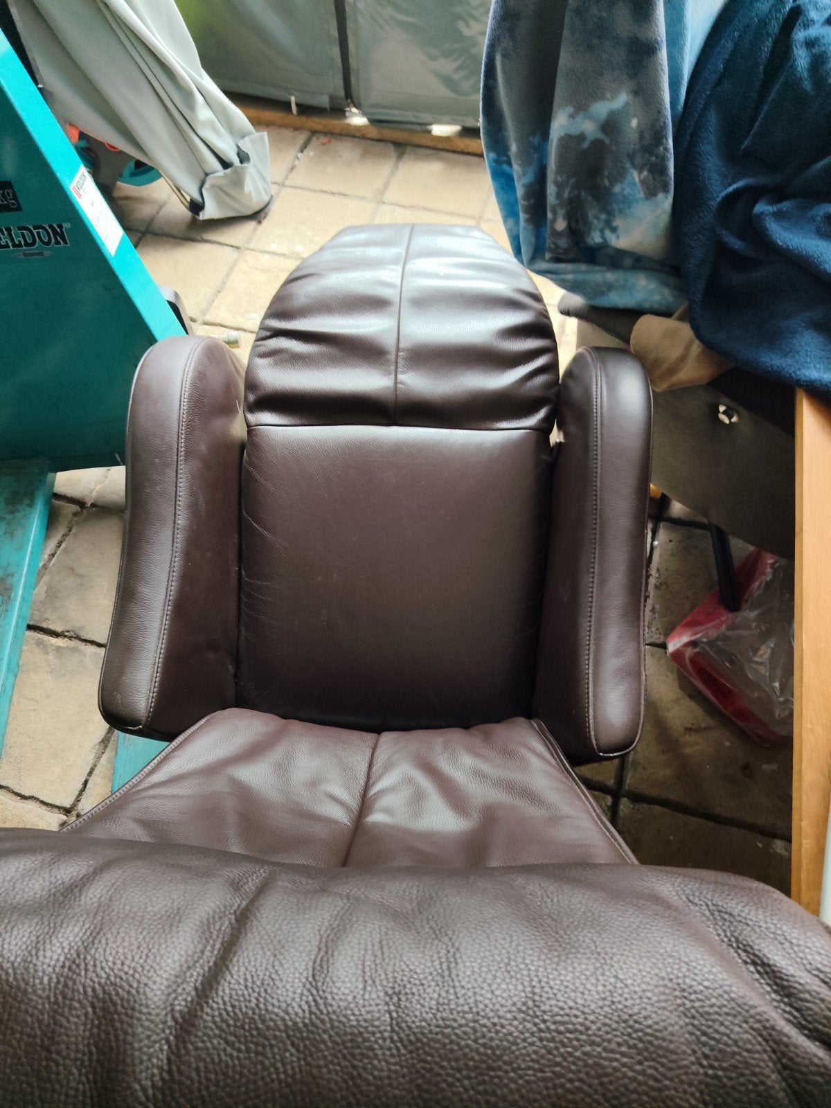 relaxfatuil leder prominent moet nu weg, Ophalen, 75 tot 100 cm, 50 tot 75 cm