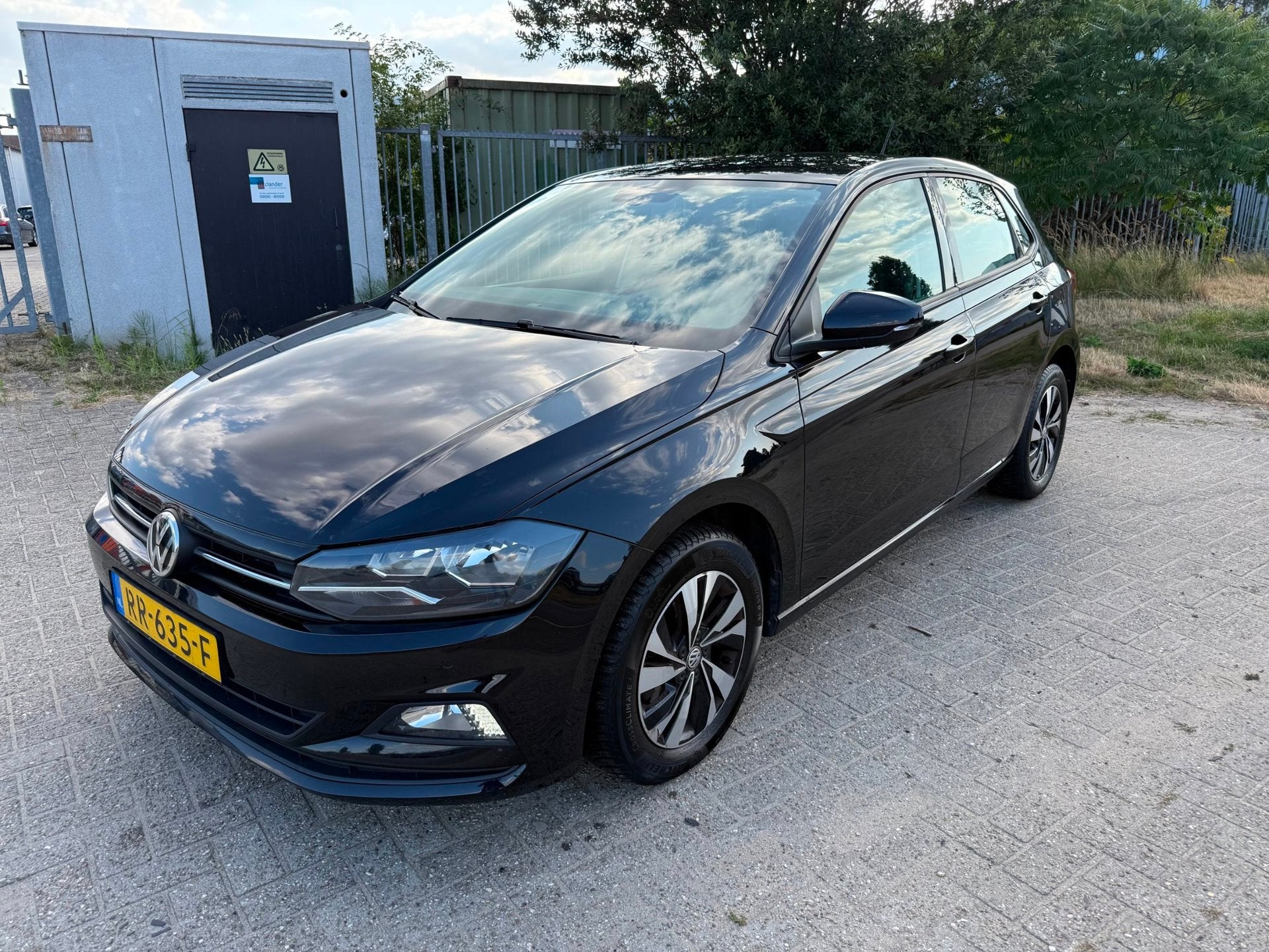 Volkswagen Polo 1.6 TDI 95PK, Nwe Distrubutieriem, Nwe APK, Auto's, Voorwielaandrijving, Stof, Gebruikt, Zwart