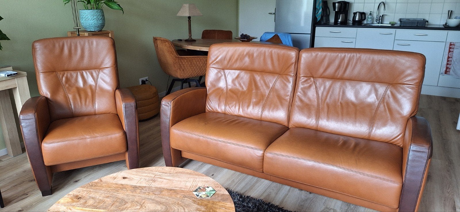 Leren bank met twee fauteuils, Ophalen, Gebruikt, Tweepersoons, Rechte bank