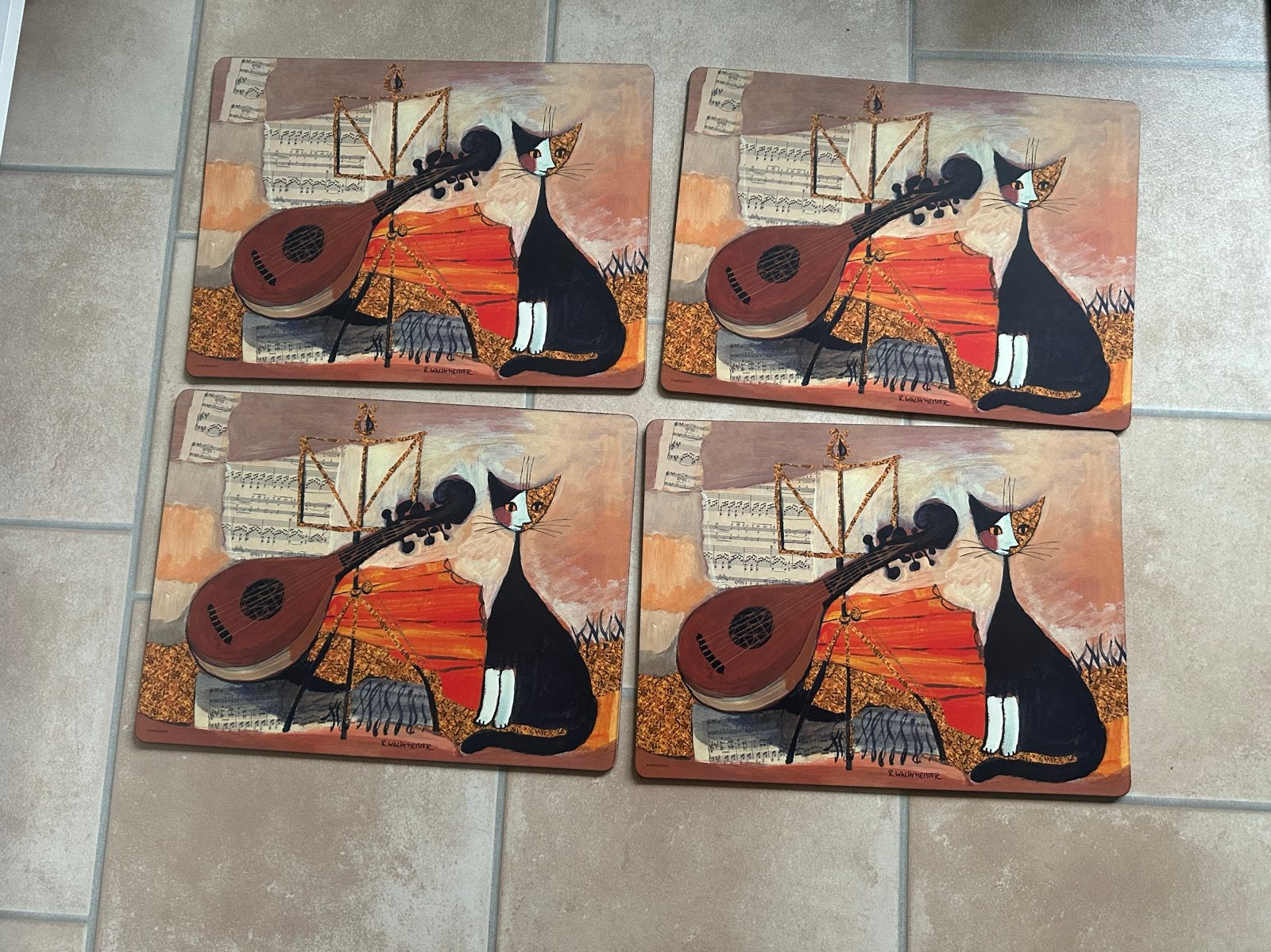Set van 4 placemats met kat en muziekinstrument nieuw!, Ophalen of Verzenden, Nieuw, Bord