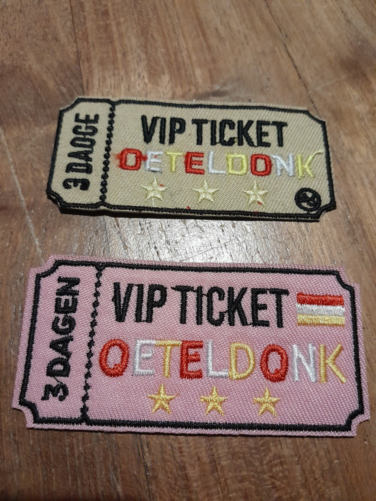VIP Ticket Oeteldonk 3 Dagen Patch - Carnaval prijs per stuk, Ophalen of Verzenden, Zo goed als nieuw, Meerdere stickers